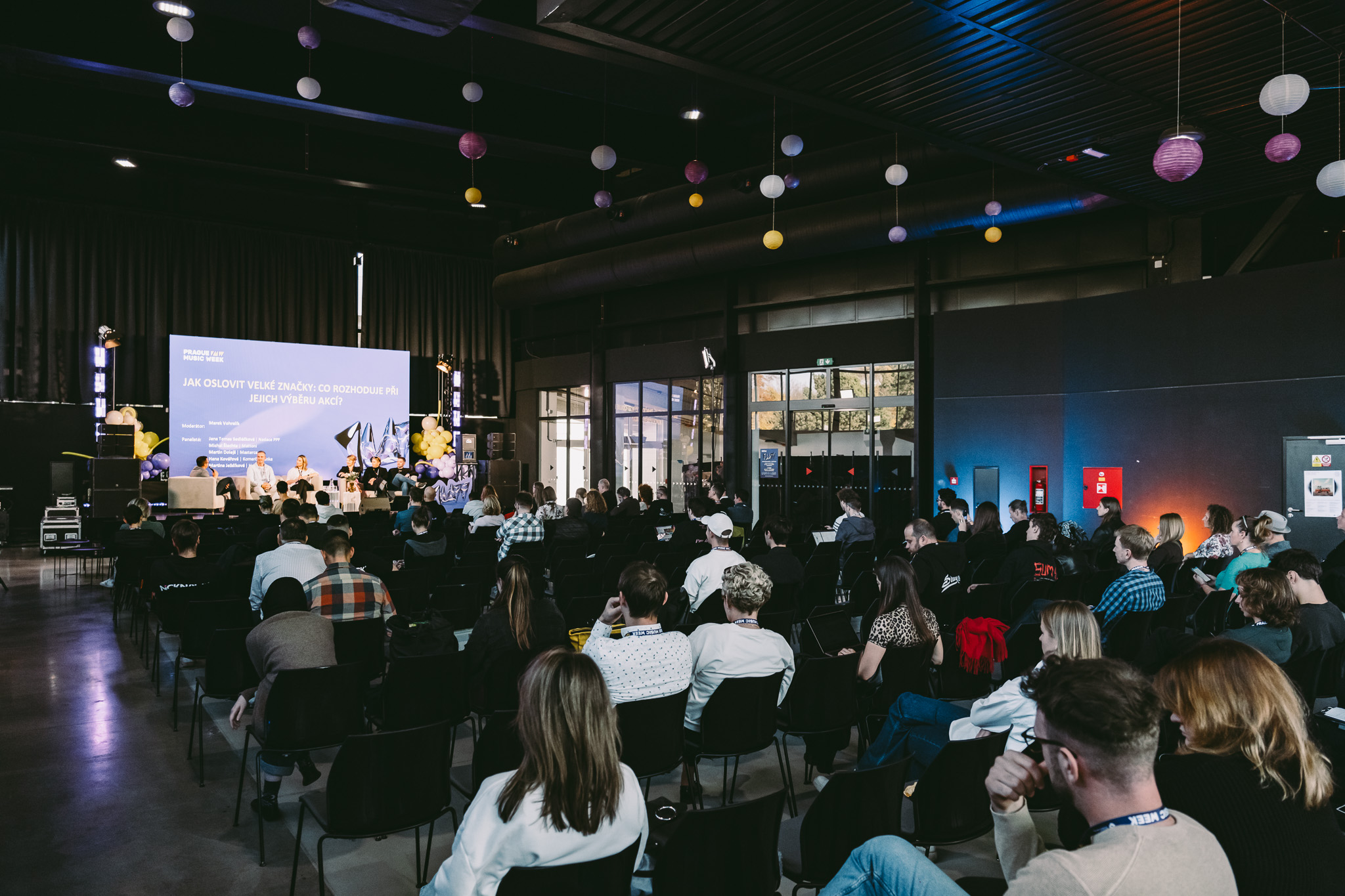 Během tří dnů se v Křižíkových pavilonech uskuteční přes čtyřicet diskusí, panelů a workshopů s účastí devadesáti osobností domácí i zahraniční scény. | Foto: Prague Music Week
