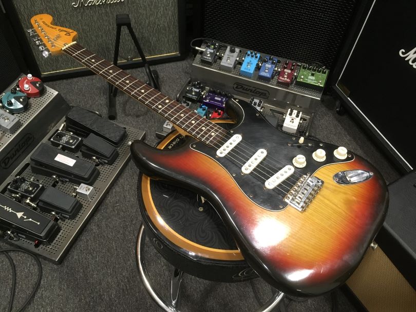 Fender Stratocaster z roku 1976 ve skvělé kondici