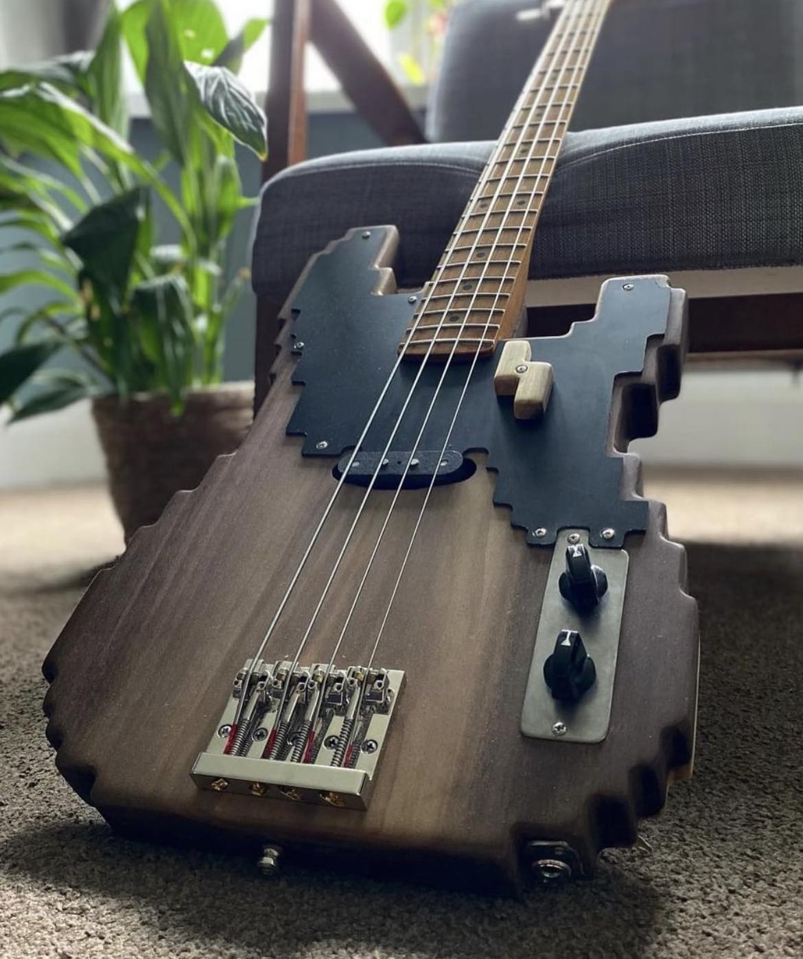 Foto: Instagram Brute Bass guitars