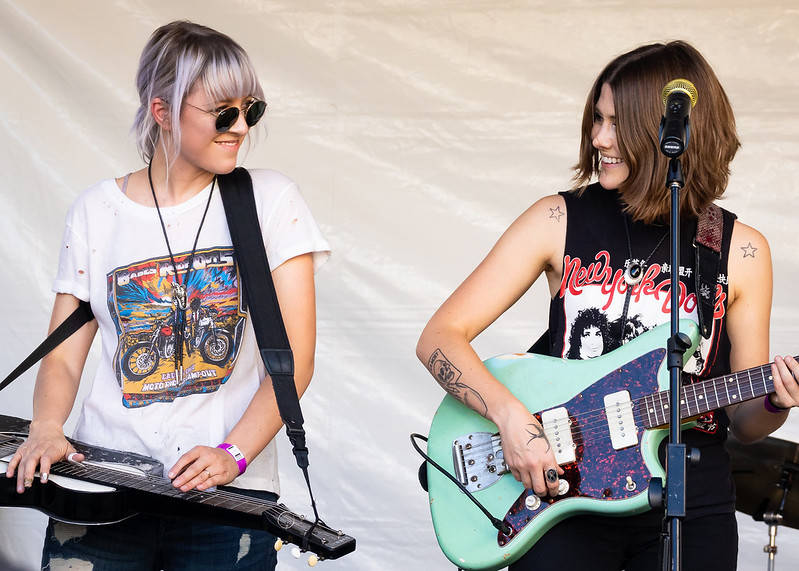 Chemie při hře Larkin Poe je vidět v každém momentu. | Foto: Justin Higuchi (Flickr)