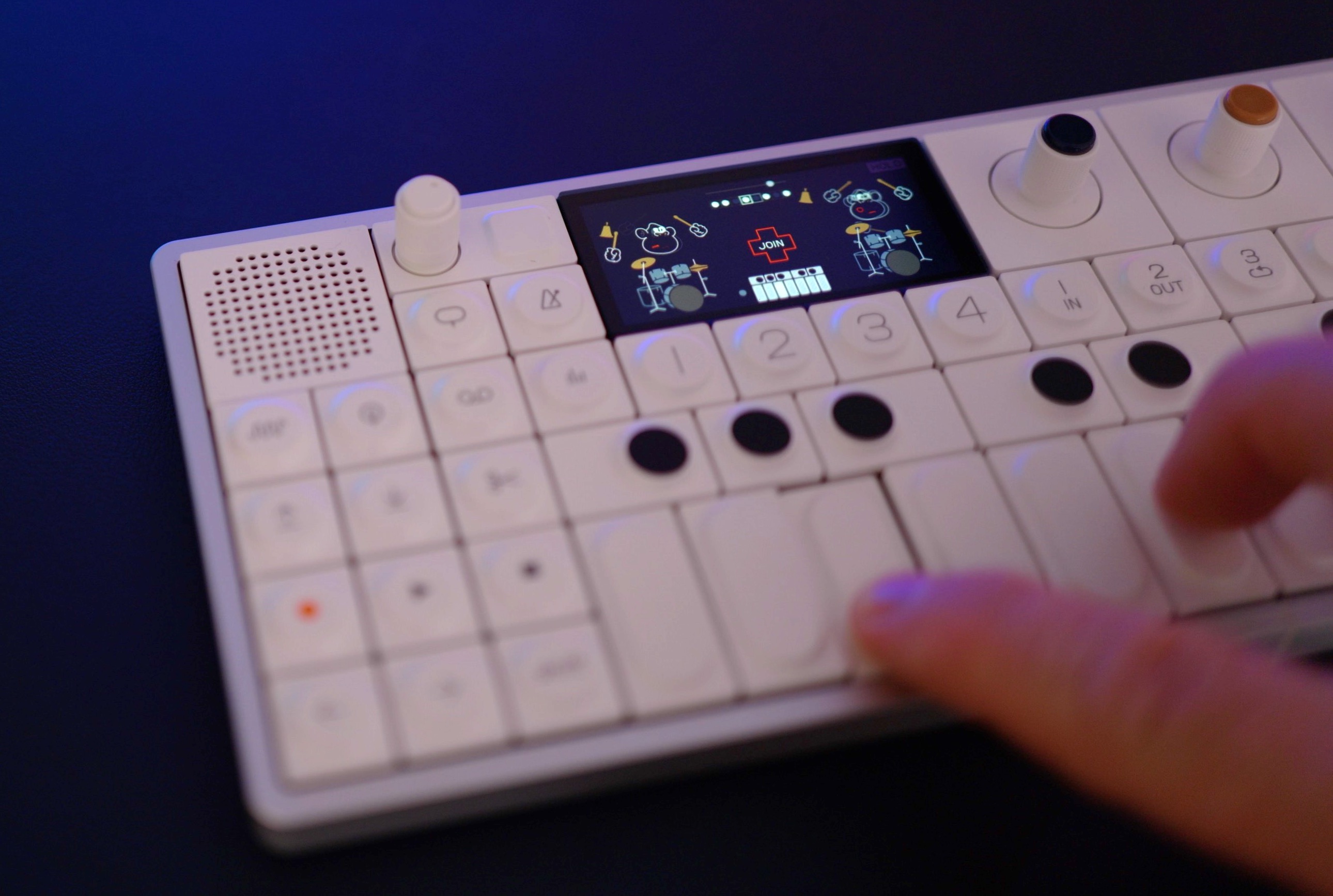 Teenage Engineering OP-1 field (foto Dušan Krejdl)