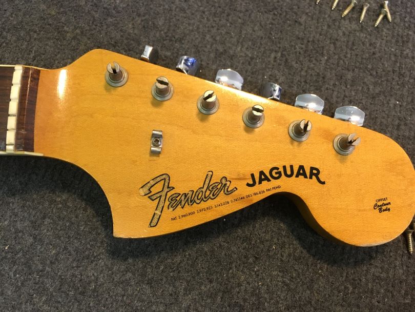 Hlavice Fender Jaguar z roku 1966