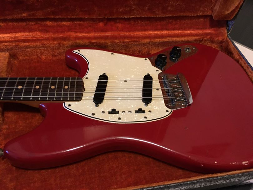 Fender Duo Sonic ll z roku 1966 už s delší menzurou 24 palců