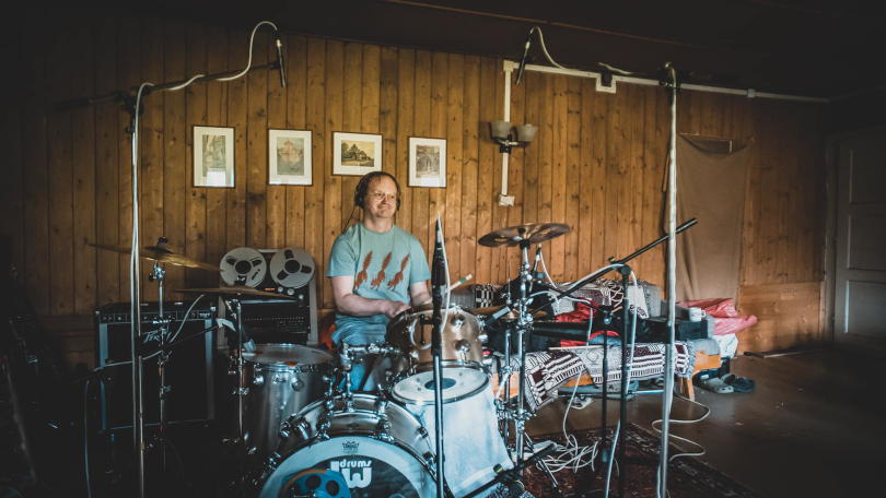 Při nahrávání bubnů na desku Ametystu. | Foto: Lukáš Lukáš