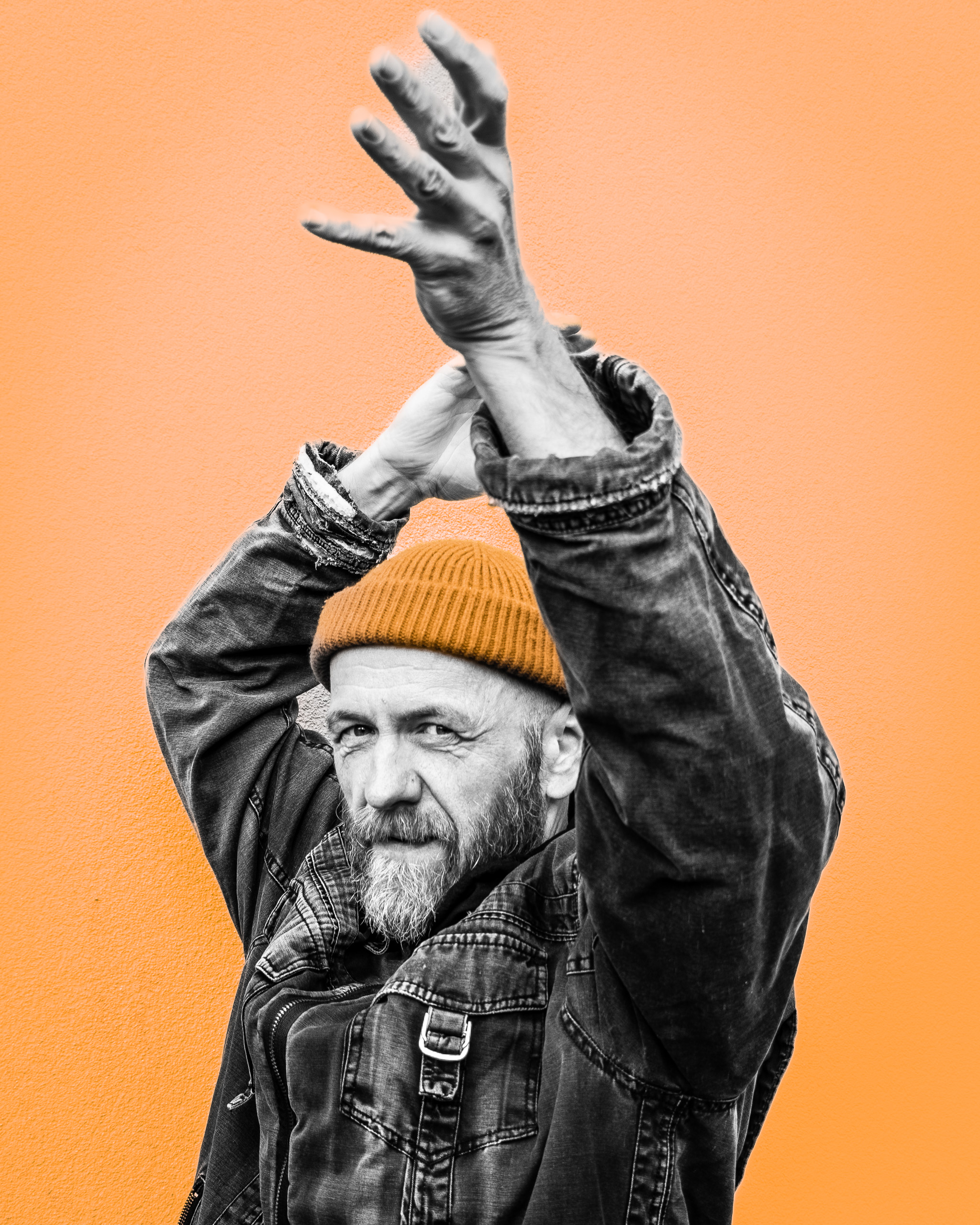 „V mých písních je vždycky trocha naděje, i když je často ukrytá pod nánosem hrůzy z toho, jak dnešní společnost vypadá...“ | Foto: Radek Vantuch