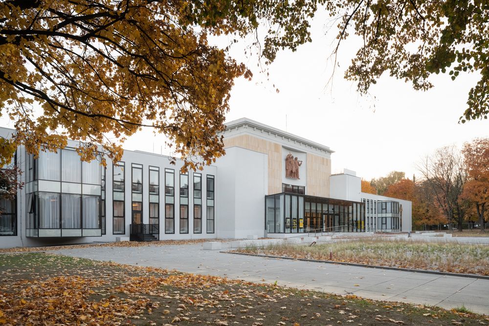 Nové místo, Dům kultury Poklad v Ostravě-Porubě | Foto: Alex Shoots Buildings