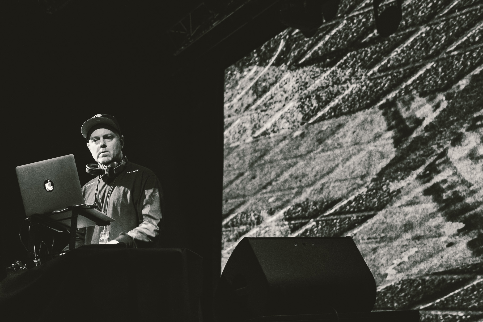 Joshua Paul Davis, aka DJ Shadow, at the Roxy Club, Prague | Photo: Filip Kůstka / Fource Entertainment