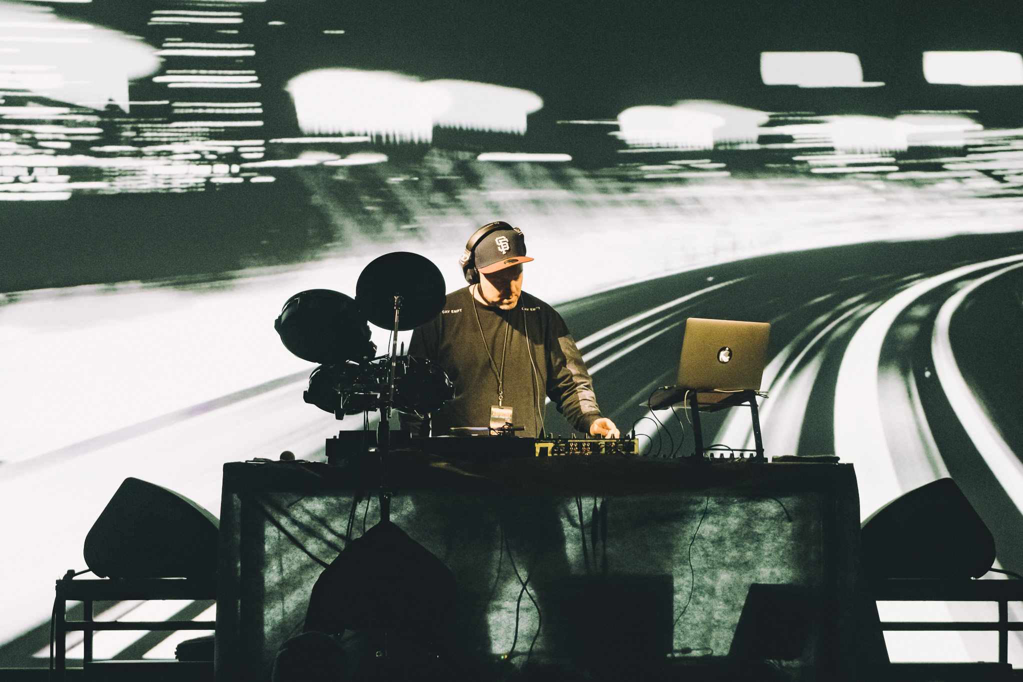 Joshua Paul Davis, aka DJ Shadow, at the Roxy Club, Prague | Photo: Filip Kůstka / Fource Entertainment