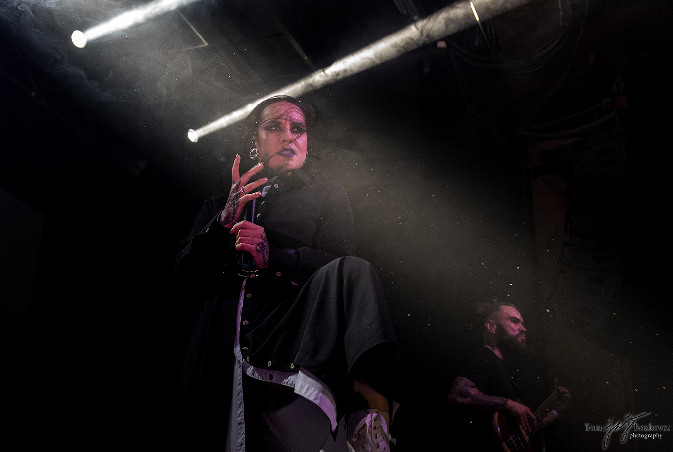 Jinjer v bezmála vyprodaném Roxy (2021), foto: Tomáš Rozkovec