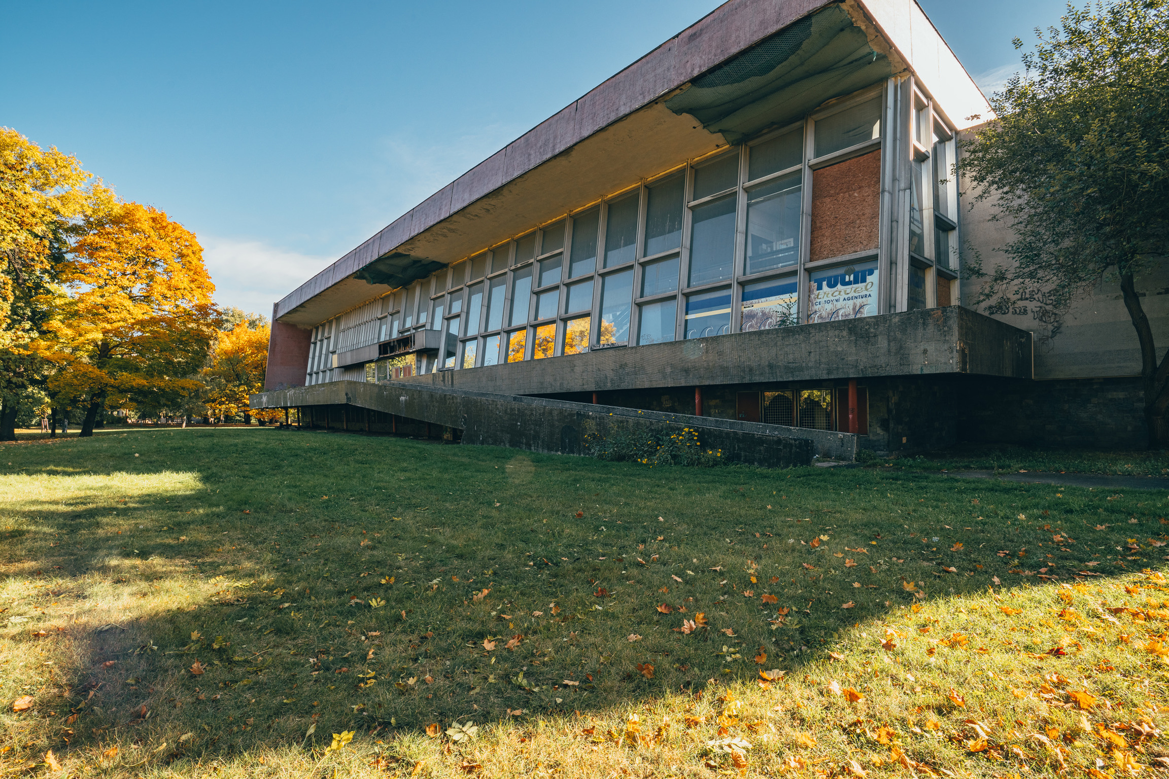 Highlightem bude určitě brutalistní budova již léta zavřených Městských lázní. | Foto: archiv festivalu