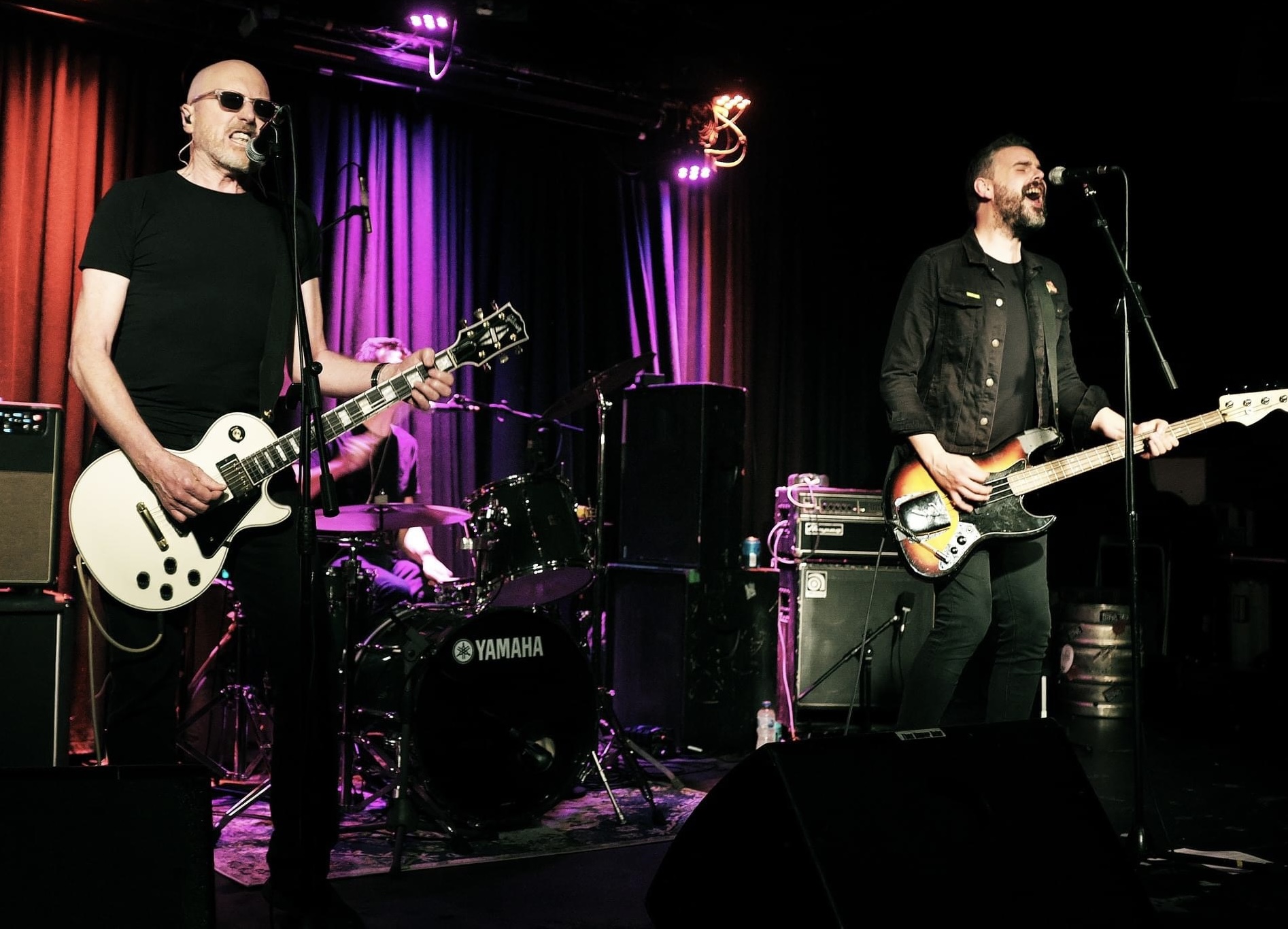 Newtown Neurotics live - Foto: Andy Lee