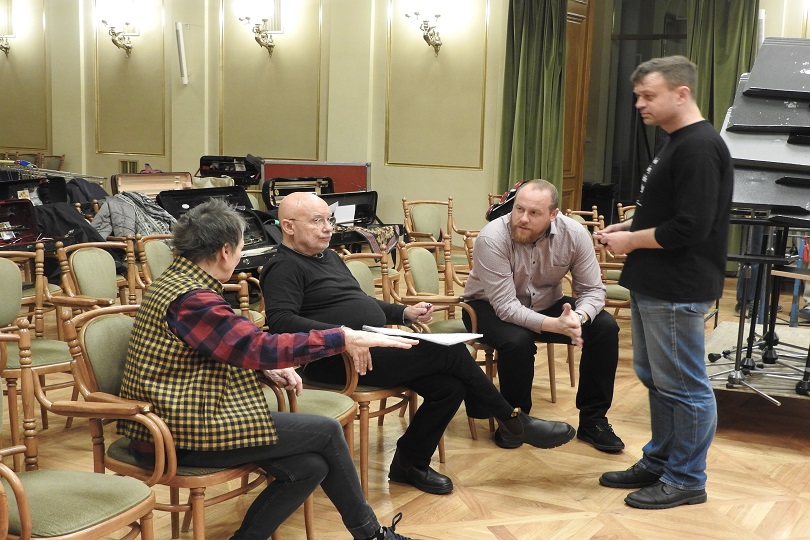 Laurie Anderson, Dennis Russell Davies, Pavel Šindelář a Vítězslav Mikeš. / Foto: archiv Pavla Šindeláře