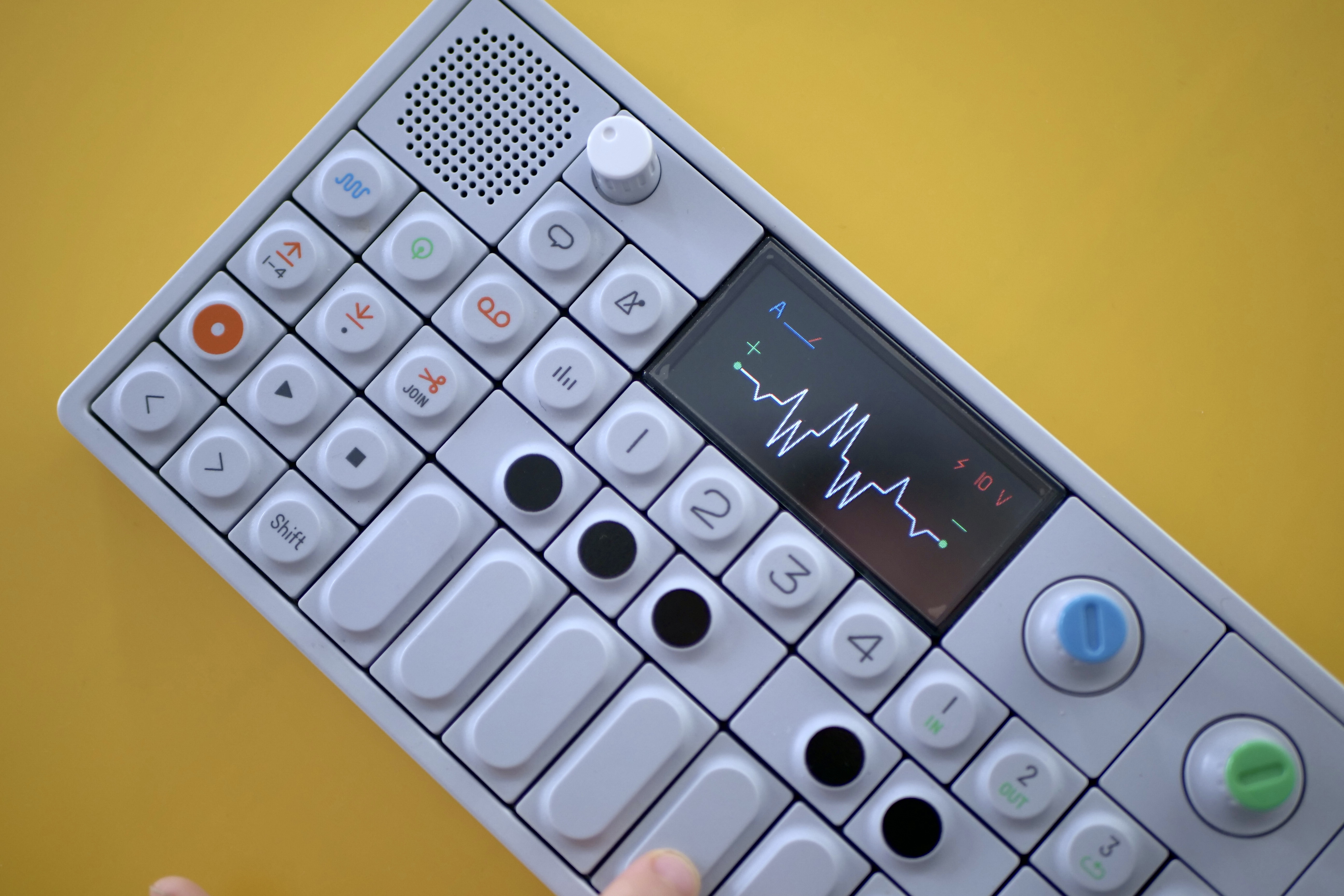 Voltage na OP-1