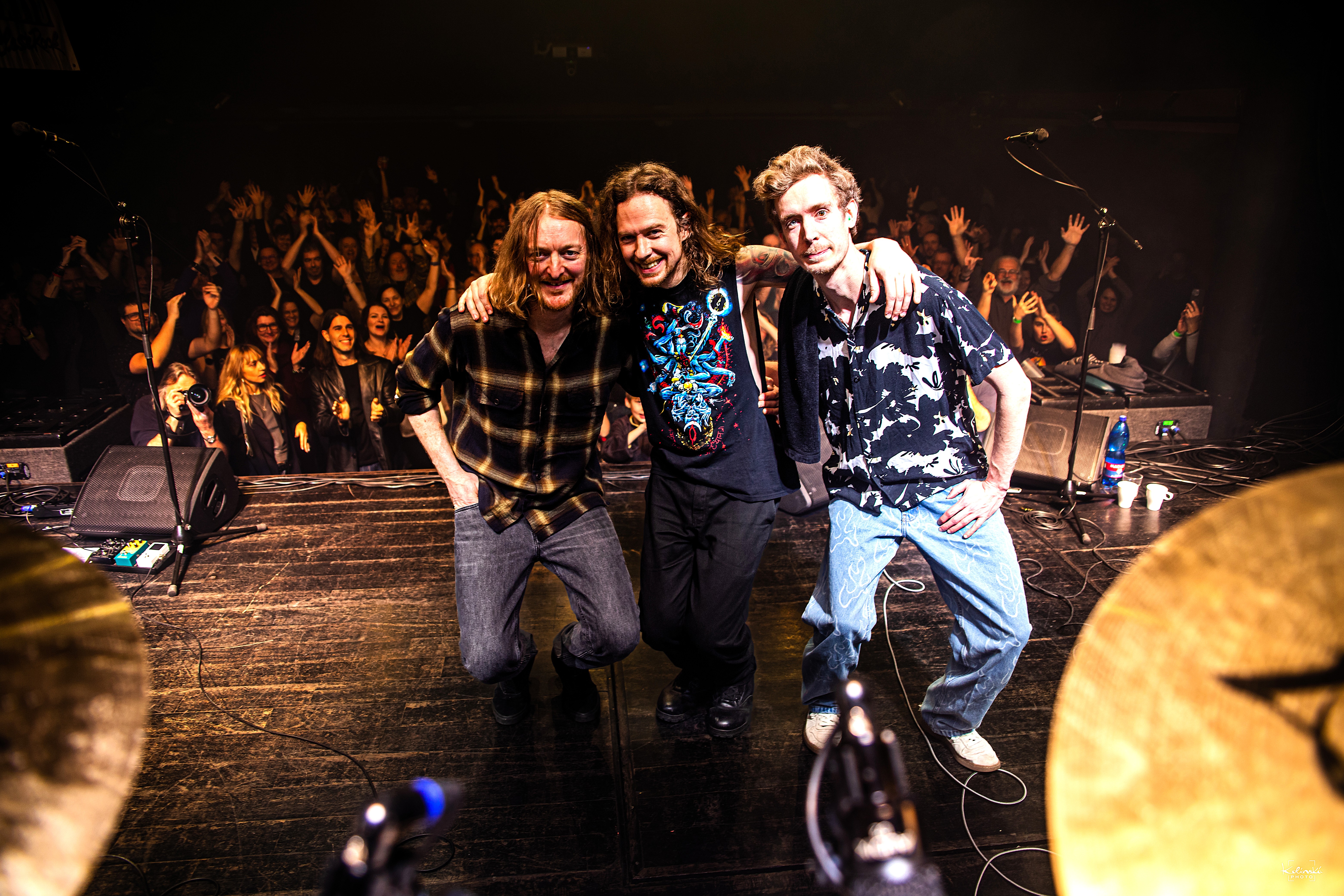 Rufus Miller a jeho kapela - basista Andy Thompson a bubeník Bob Kessels - na koncertě v pražském Paláci Akropolis | Foto: Markéta Kolínská