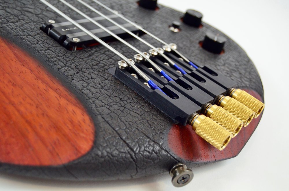 Netradiční finiš a hardware z 3D tiskárny. | Foto: Web sankeyguitars.com