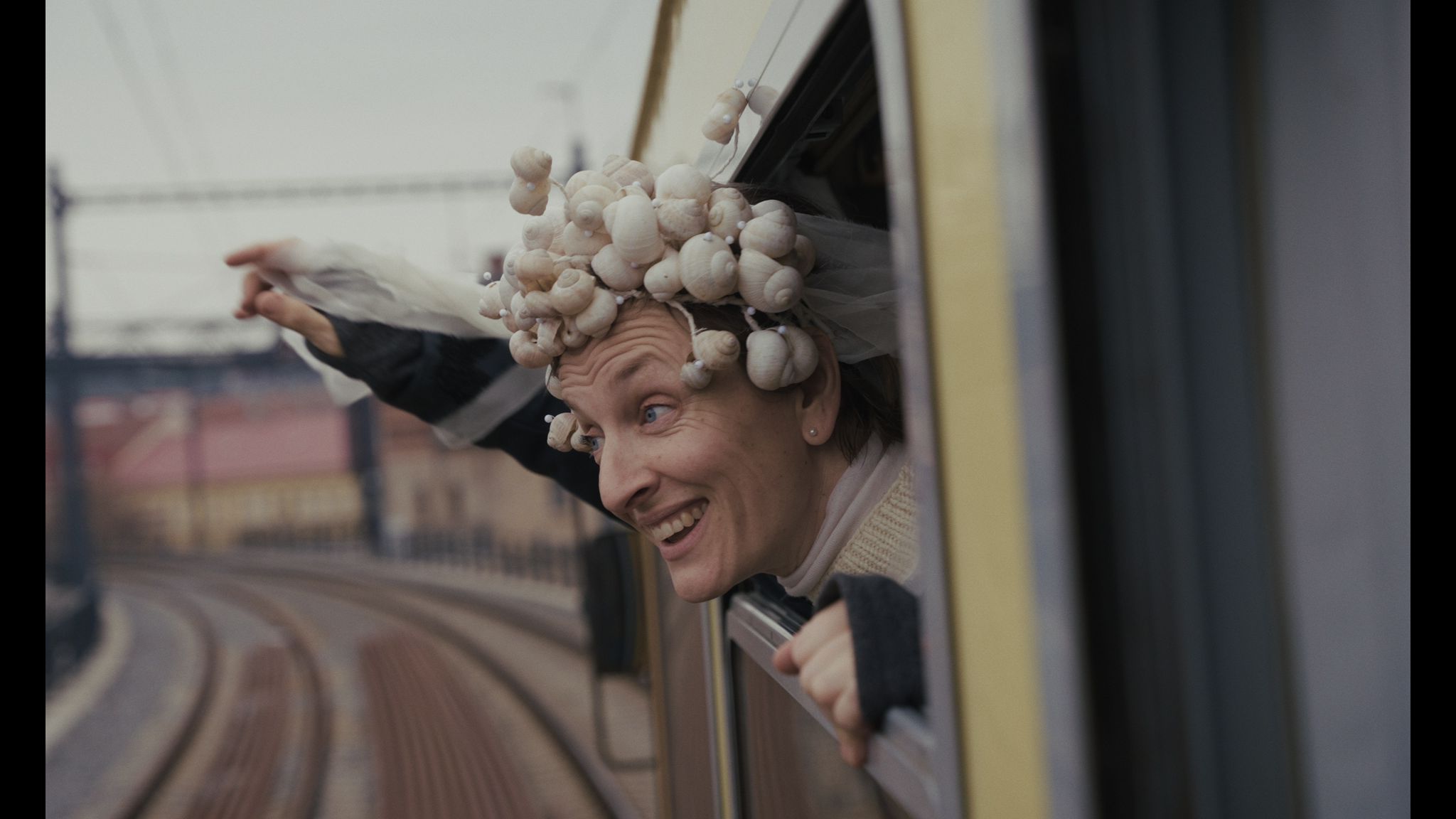 Skladba Z hory patří na albu k těm, které se nejvíce přibližují formě lidové písně – záměrně jednoduchým jazykem i strukturou. | Foto: Matúš Szalontay