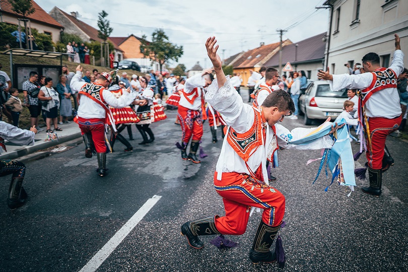 "Zakázky bývají náhodné. Jednou jsem dobře nafotil hody a příští rok jsem jich fotil osm." | Foto: Lukáš Pánek