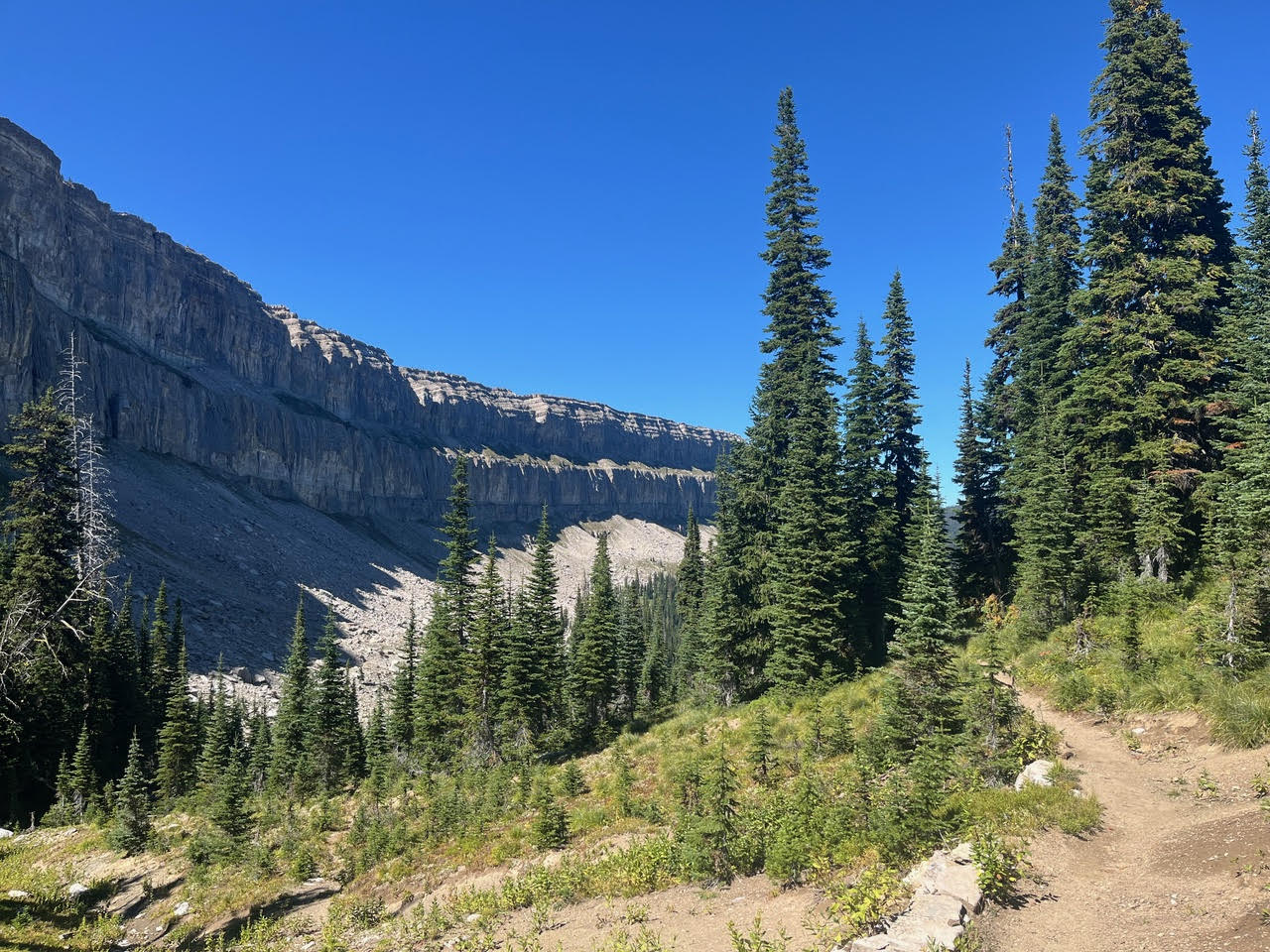 Odměnou jsou ale překrásné přírodní scenérie. | Foto: archiv Mila Karvase