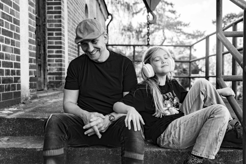 Kayapa nepůsobí jako projekt, který by chtěl někam tlačit. Spíš tiše nabízí možnost zpomalit, zaposlouchat se a být spolu. | Foto: Marta Režová 