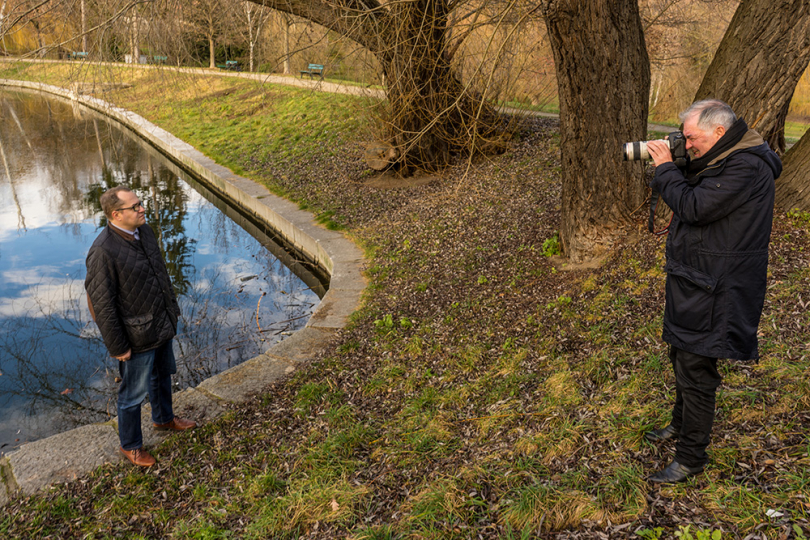 Z focení s legendárním fotografem Kevinem Cumminsem, který fotil v Praze našeho vůbec prvního servisovaného umělce, folkrockovou kapelu USB Band. | Foto: archiv RV