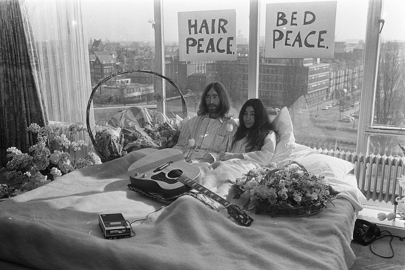 Je dost nefér na Yoko Ono házet rozpad zbožňovaných Beatles. | Foto: Eric Koch Je dost nefér na Yoko Ono házet rozpad zbožňovaných Beatles. | Foto: Eric Koch