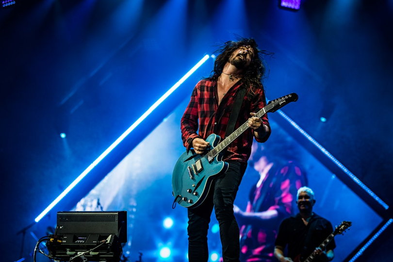 Foo Fighters natočili desku, na níž se sentimentální smutek pere s euforickou agresí, přitom písně zní neskonale nadčasově. | Foto: Andreas Lawen, Fotandi Foo Fighters natočili desku, na níž se sentimentální smutek pere s euforickou agresí, přitom písně zní neskonale nadčasově. | Foto: Andreas Lawen, Fotandi