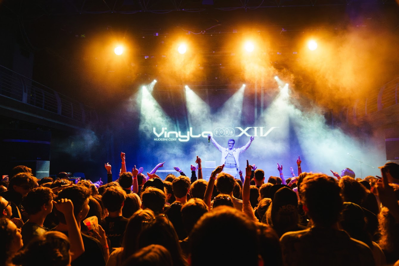Loni byl jedním z tahounů Vinyla Night Mat213, letos to jsou Gufrau a post-hudba. | Foto: Jan Kuča
