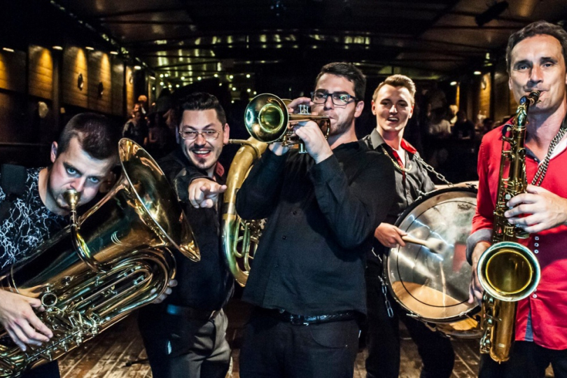 Lovesong orchestra, foto: Besi Lovesong orchestra, foto: Besi