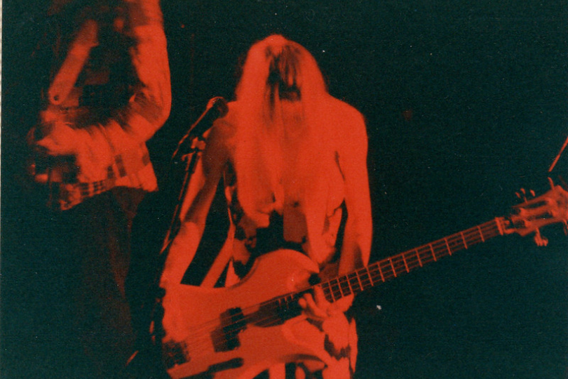 Sonic Youth na své slavné pokusy s laděním potřebovali opravdu velkou spoustu levných kytar. | Foto: Natxo Rodriguez