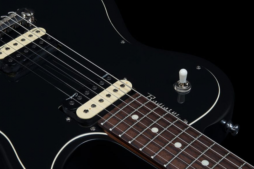 Zdroj: godinguitars.com Zdroj: godinguitars.com