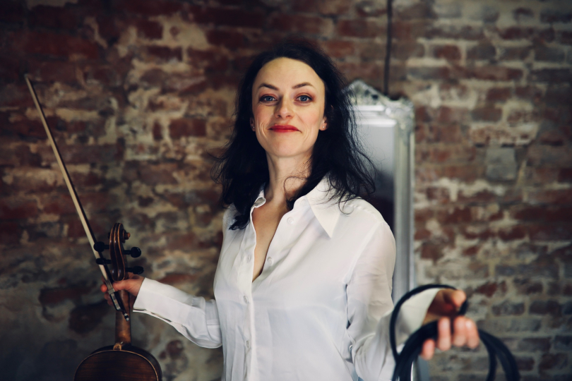 Julie Goetz se dlouhodobě pohybuje na pomezí hudby a divadla. |  Foto: Robin Král