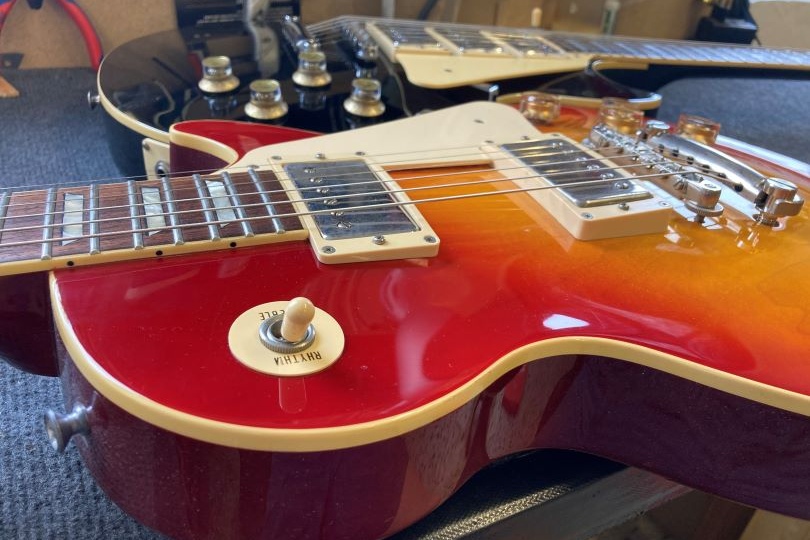 Kobylky Tune-o-matic jsou spojeny především s kytarami Les Paul | Foto: Zdeněk Lev Kobylky Tune-o-matic jsou spojeny především s kytarami Les Paul | Foto: Zdeněk Lev