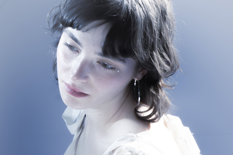 Osobní alba a projekty, které drží scénu pohromadě, takové jsou nominace cen Vinyla. Nechybí v nich Amelie Siba. | Foto: Kristína Opálníková