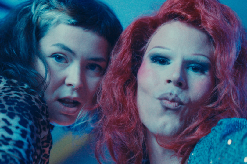 Athena Chlebová a Miss Petty v klipu The bitch is back! | Foto: Šimona Müllerová