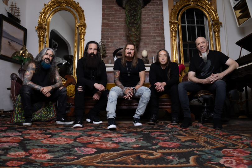 Hlad po Dream Theater s návratem adorovaného ztraceného syna Mikea Portnoye ještě zesílil. | Foto: Mark Maryanovich Hlad po Dream Theater s návratem adorovaného ztraceného syna Mikea Portnoye ještě zesílil. | Foto: Mark Maryanovich