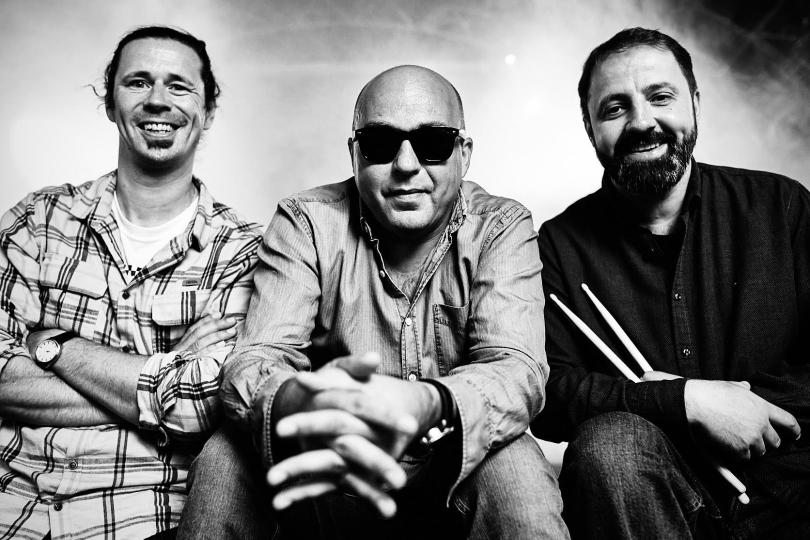 Možná dnes hudba vzniká rychleji než kdy dřív. O to důležitější je občas zpomalit. A právě to pro nás vinyl znamená. | Foto: archiv kapely