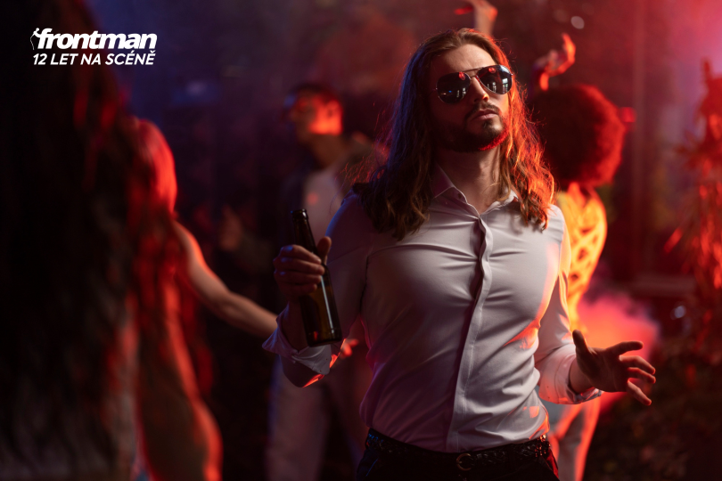 Mít pod pódiem kotel nadšených fanoušků je samozřejmě skvělá věc, ale o poslední noci v roce je potřeba se mít o něco více na pozoru. | Foto: Freepik.com