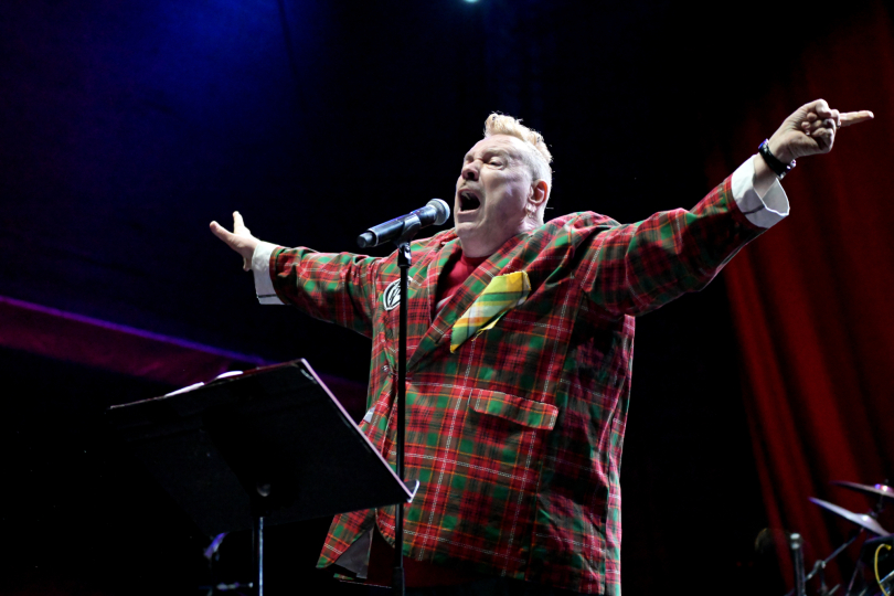 John Lydon a Public Image Ltd. odehráli v Trutnově skvělý postpunkový koncert a samotný Lydon byl i přes svůj věk a poněkud těžkotonážní zjev vynikající. | Foto: David Webr John Lydon a Public Image Ltd. odehráli v Trutnově skvělý postpunkový koncert a samotný Lydon byl i přes svůj věk a poněkud těžkotonážní zjev vynikající. | Foto: David Webr