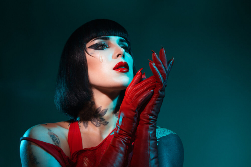 Hudba souzní s image a celý projekt má jednotný koncept. | Foto: Sequoia Emmanuelle Hudba souzní s image a celý projekt má jednotný koncept. | Foto: Sequoia Emmanuelle