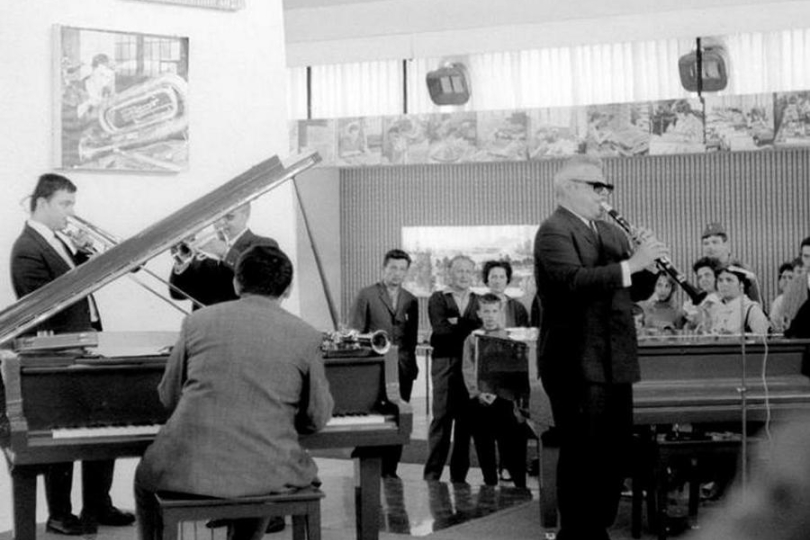 Železná disciplína, precizní profesionalita a umělecká kreativita činila z Karla Kraugartnera (vpravo) špičku české jazzové scény. | Foto: flickr Železná disciplína, precizní profesionalita a umělecká kreativita činila z Karla Kraugartnera (vpravo) špičku české jazzové scény. | Foto: flickr