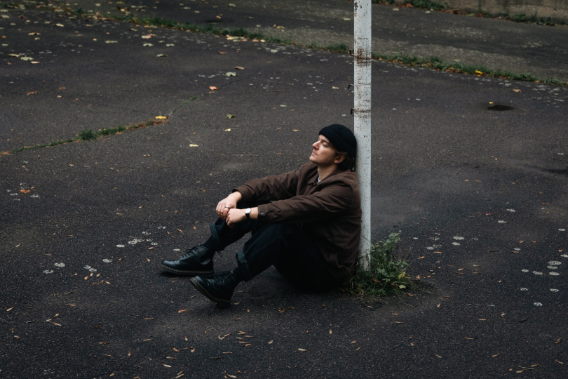 Zármutek nemusí být krize, ale trvalý stav, ve kterém někdo z nás žije. | Foto: Anna Klvaňová