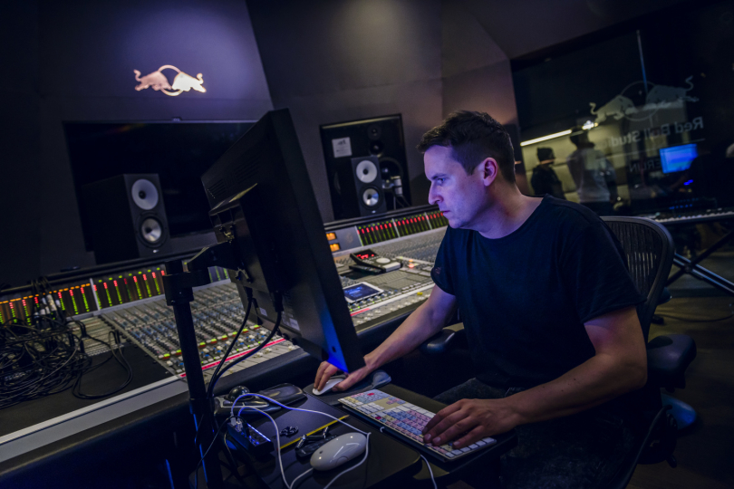 Tomáš Konůpka v Red Bull Studios Berlín | Foto: Lukyn Wagneter Tomáš Konůpka v Red Bull Studios Berlín | Foto: Lukyn Wagneter