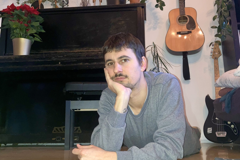 Pustím Mitski a zavřu se doma není útěk do samoty, ale spíš otevření dveří – deska, kde se domácí nahrávání potkává s kapelovou energií. | Foto: archiv autora