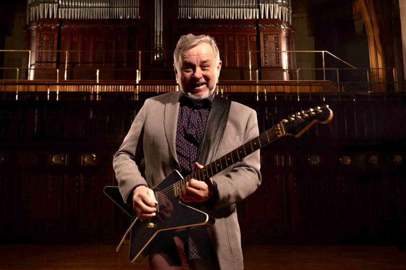 Michal Pavlíček na prahu sedmdesátky: pořád hledá, pořád hraje, pořád svůj. | Foto: Jan Nožička