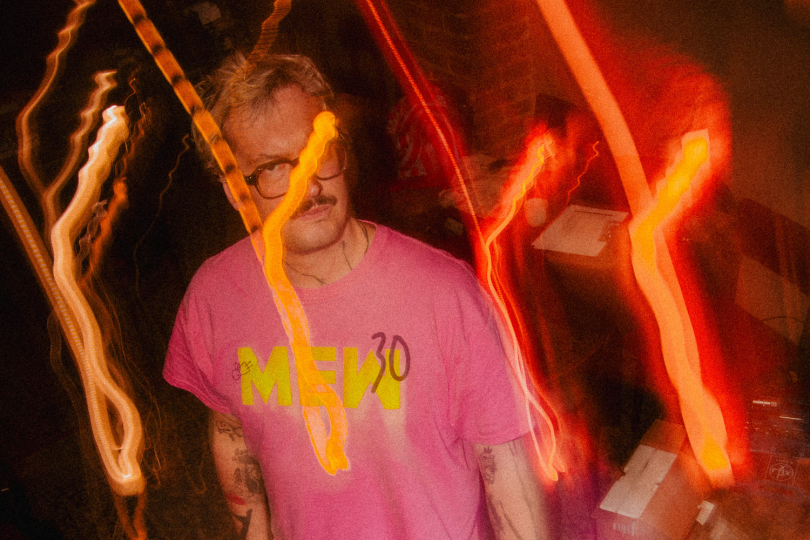 Hudba, ve který není zapálení, postrádá oheň. A oheň je nepostradatelnej pro to, aby pro tu hudbu zahořel i někdo další, až si ji pustí. | Foto: archiv Martyn Starý