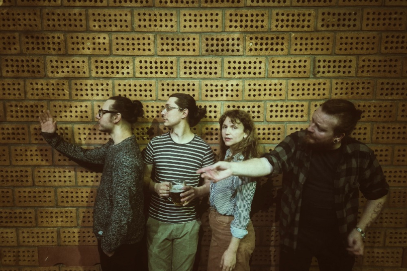 Za týden si jdem poslechnout první mix! Doufám, že se u toho zhádáme jak psi, protože kde by jinak byla naše kapelní dynamika... | Foto: archiv OCD