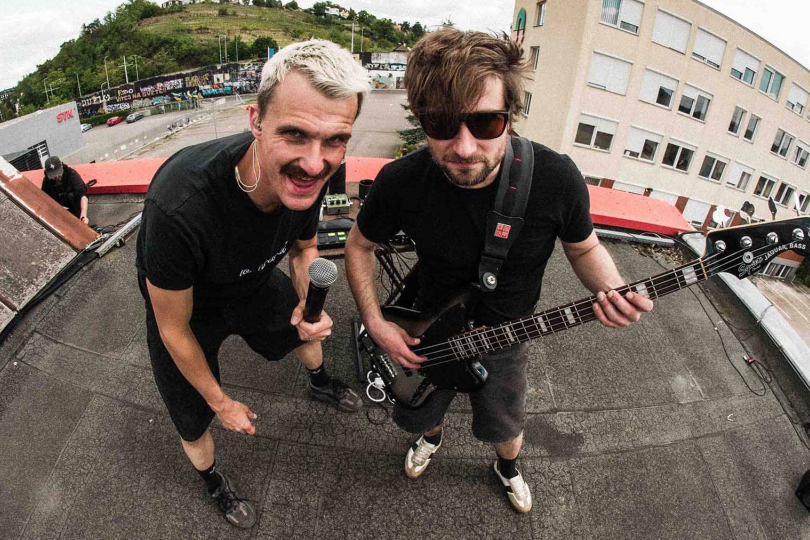 Dvojice Dan Kranich a Ivo Sedláček jde vědomě proti proudu českého rapu a jeho často předvídatelným schématům. | Foto: Jimmy Puda 