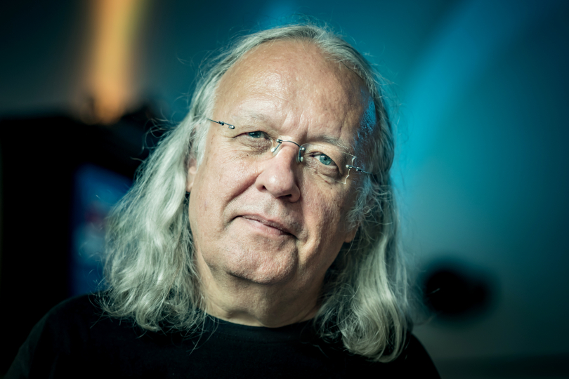 „Je to velmi důležitá národní psychoterapie – vědět, že nejsme jenom obětí, ale také viníkem. A pochopitelně to dost bolí,“ říká Petr Linhart. | Foto: Martin Myslivec