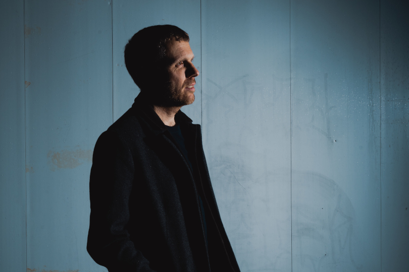 Stuart McCallum zahraje 12. září na festivalu Cool v plotě v Písku a večer téhož dne také v pražském Jazz Docku. | Foto: archiv umělce