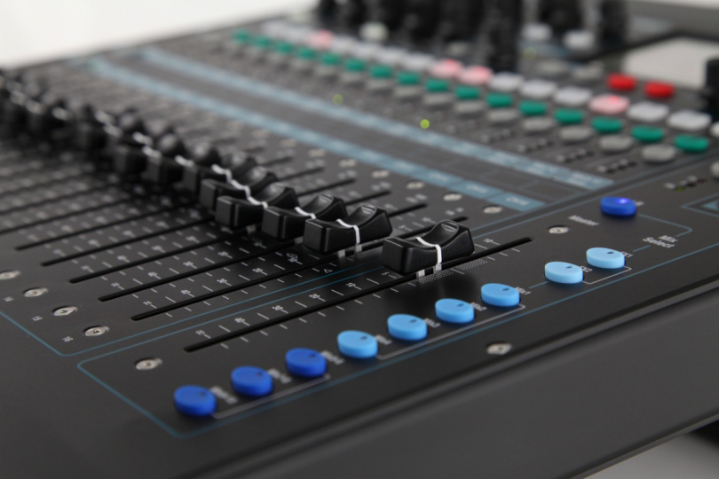 Allen and Heath QU-16 